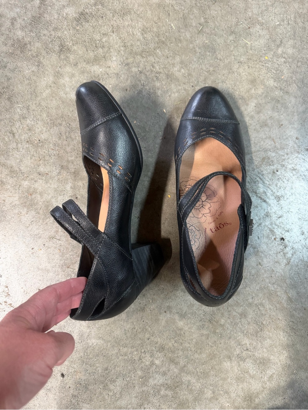 Taos Women’s Mary Jane 2” Heels Size 10
